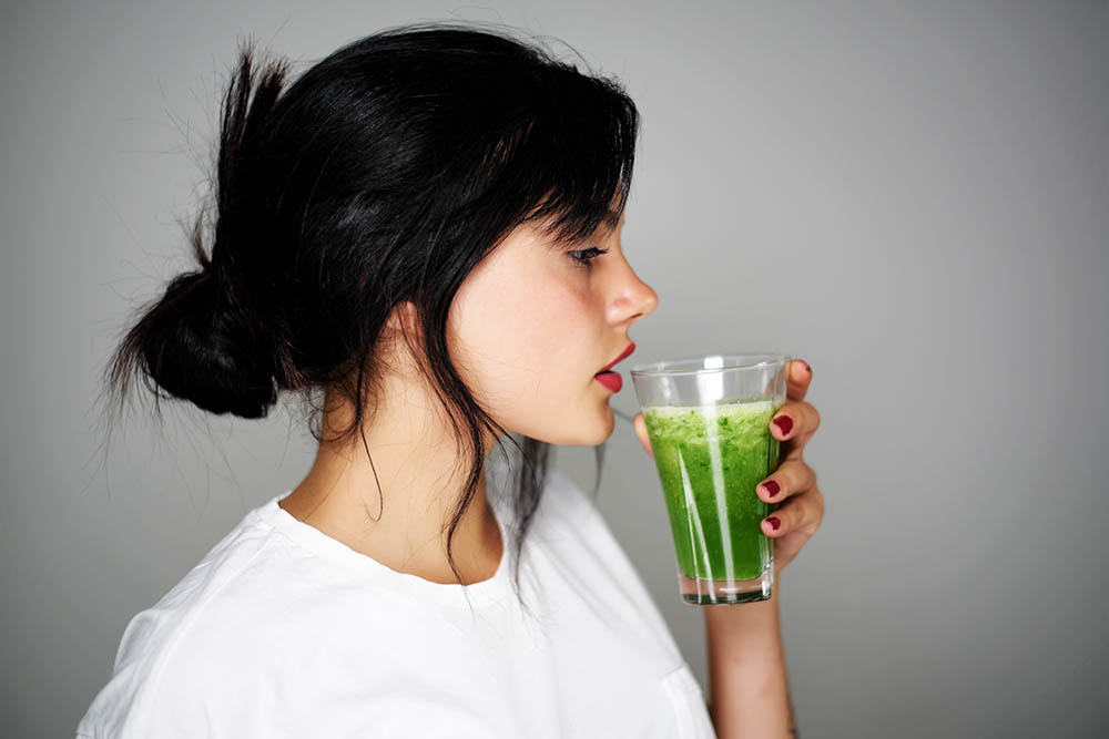 3-things-to-give-up-if-you-want-to-lose-or-maintain-your-weight-women-on-a-juice-cleanse.jpg