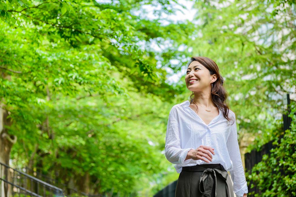 Forest-bathing-Walk-with-your-wolf.jpg