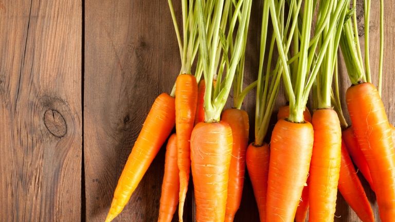 5 foods to keep you looking young - anti ageing skin - carrots