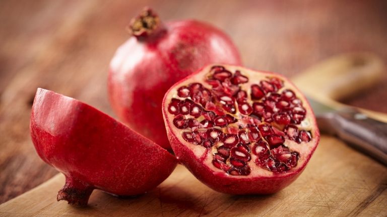 5 foods to keep you young - anti ageing skin - pomegranate