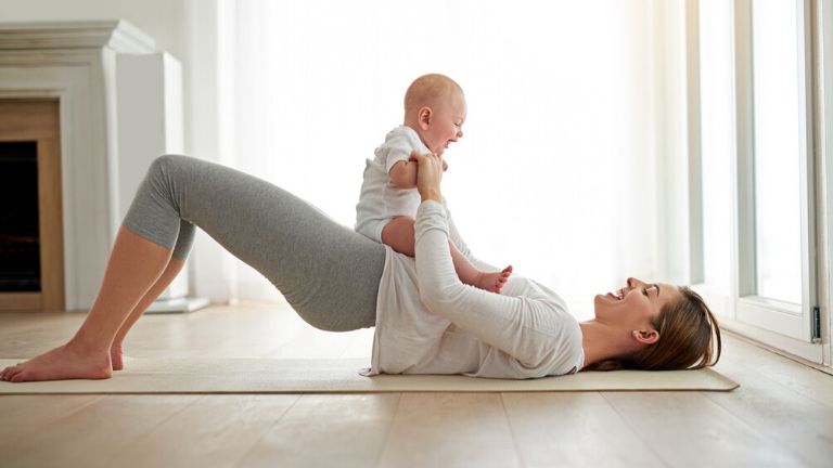 Postnatal Yoga - a 40 minute routine from super-yogi Hannah Barrett MAIN