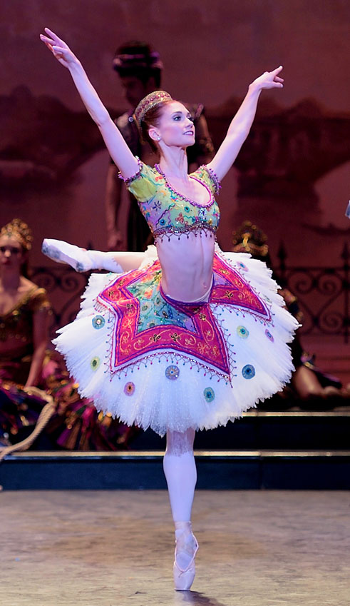 Alison McWhinney in Le Corsaire (c) Laurent Liotardo (2)