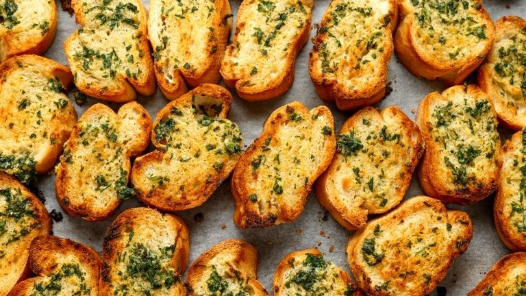 Garlic bread - how this foodie favourite can help boost your immune system MAIN