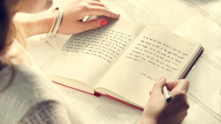 Journalling - why is everyone doing it_ Psychotherapist reveals 5 benefits MAIN