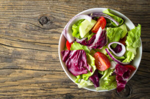 6-ways-to-hydrate-on-the-move-during-a-heatwave-lettuce-tomato-and-salad.jpg