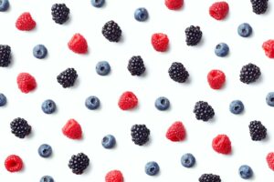 7 superfoods you need to be eating berries