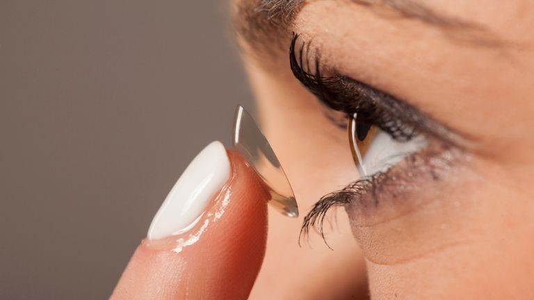 Contact lenses expert reveals 5 key rulesMAIN