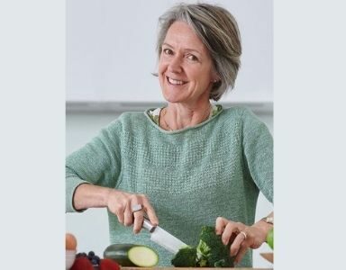 Best diet for menopause - an interview with Dr Clare Bailey FEATURED