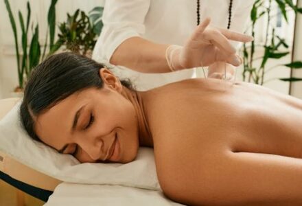 Menopause symptoms 4 proven reasons acupuncture could be the holistic alternative to HRT FEATURED