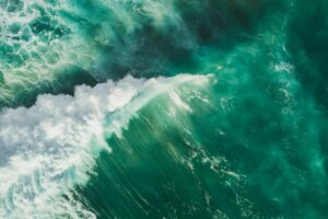 Green noise ocean waves