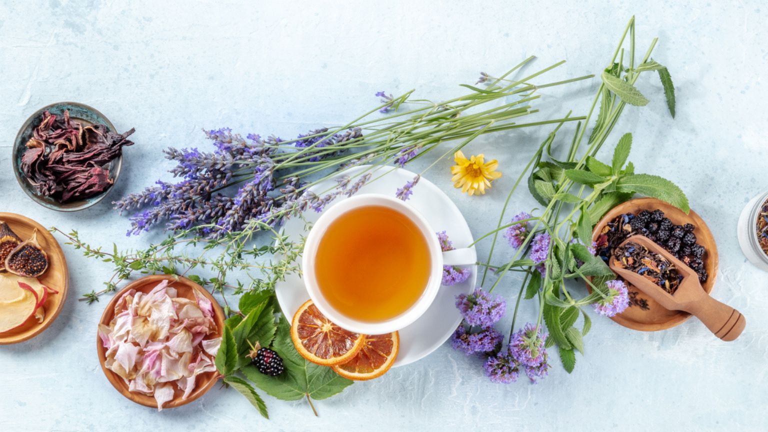 Healing with herbal teas  - a nutritionist’s guide MAIN